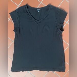 Buffalo David Bitton Black V-neck Blouse Top with cap sleeves size M